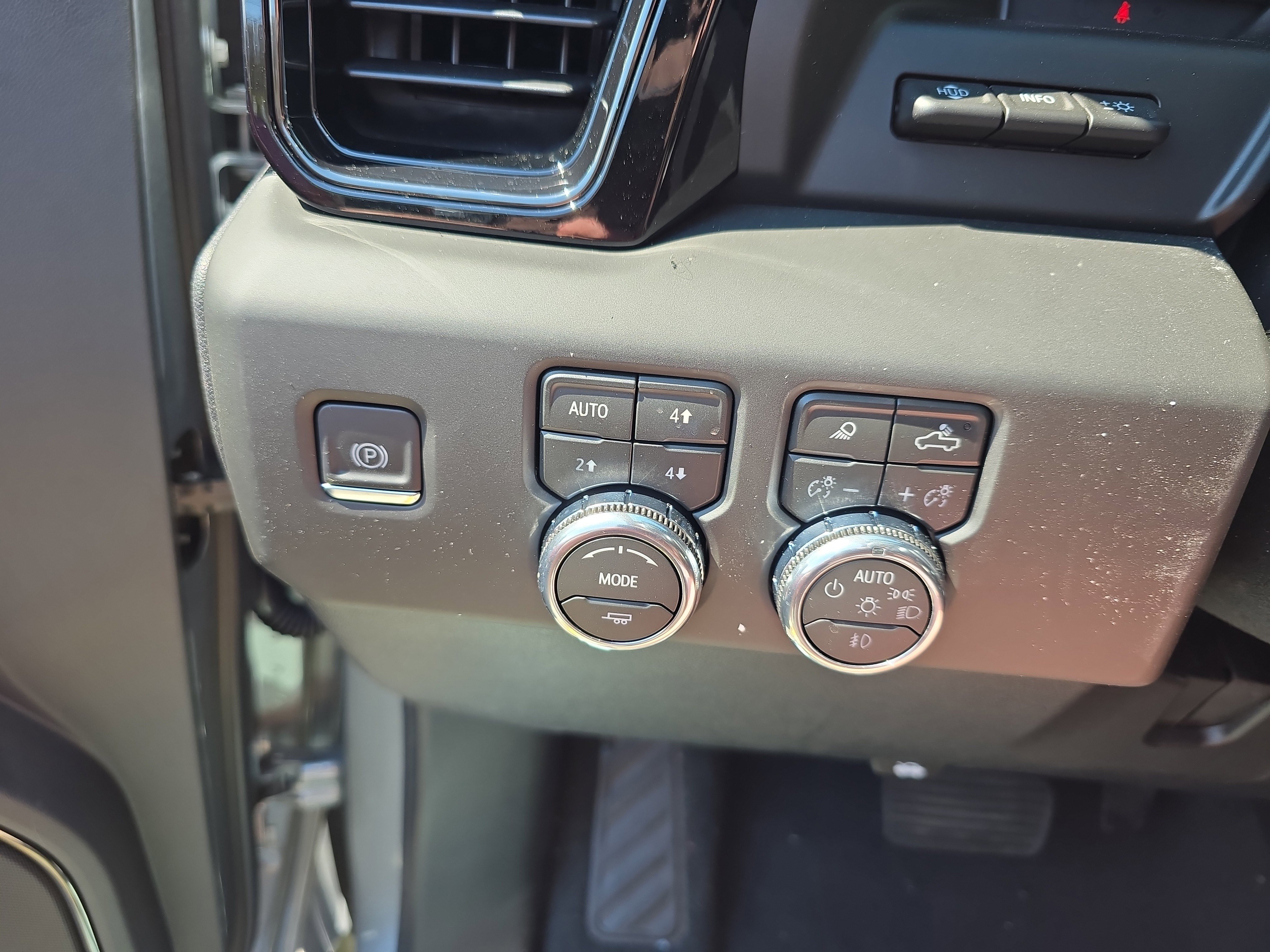 New 2026 GMC Sierra 2500 AT4 w/ AT4 Premium Plus Package AWD/4WD image 16