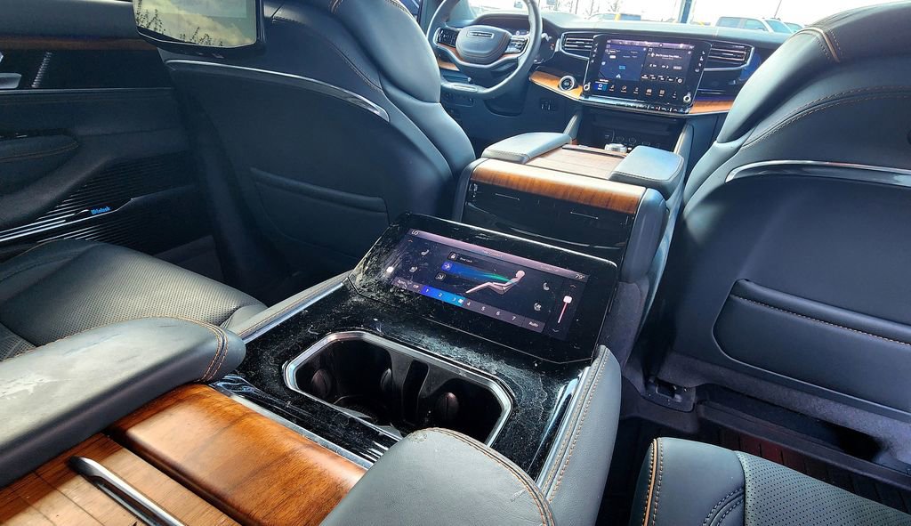 Used 2024 Jeep Grand Wagoneer L Series III w/ Rear Seat Video Group 1 AWD/4WD image 83