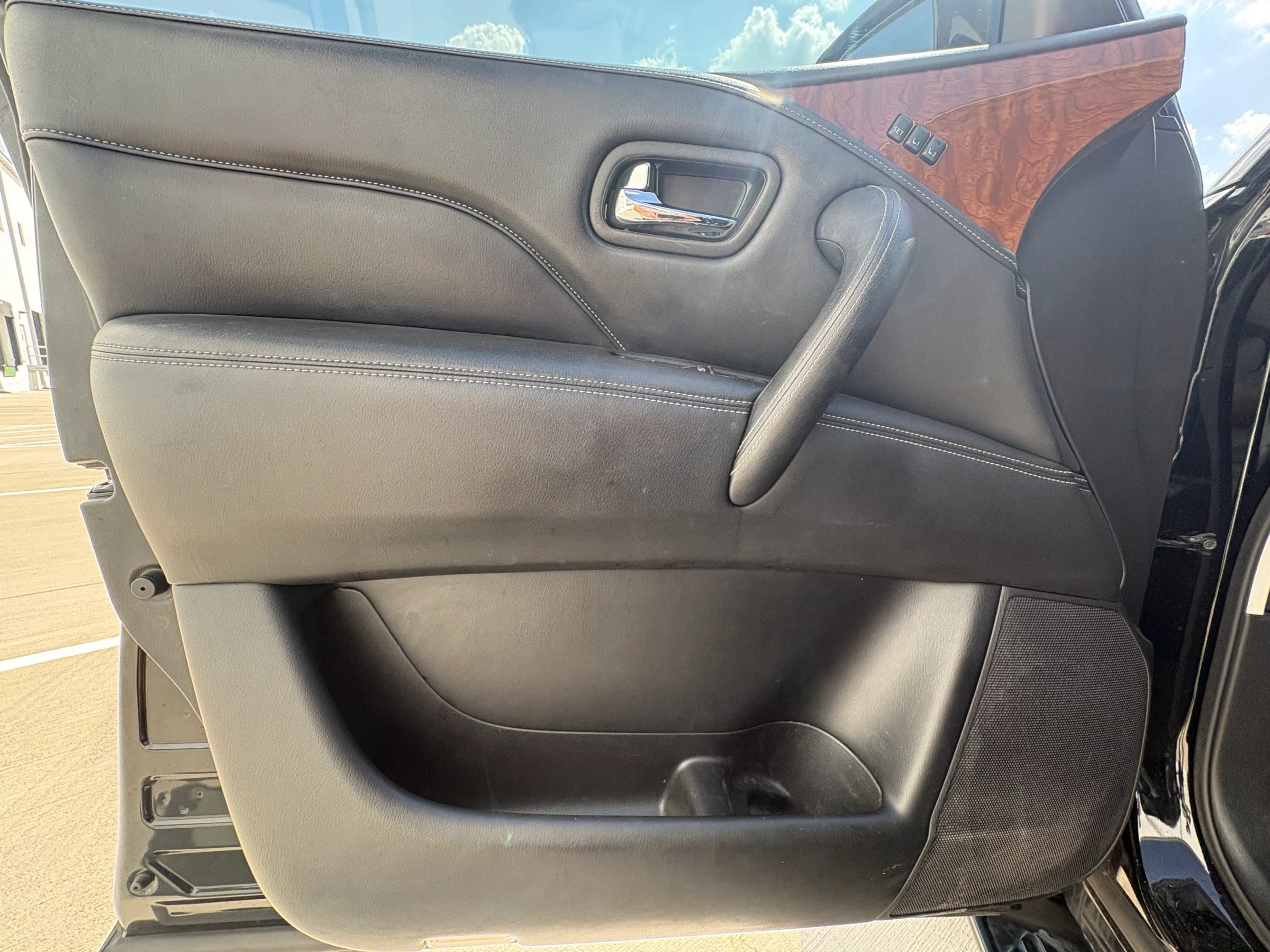 Used 2019 INFINITI QX80 Luxe AWD/4WD image 29