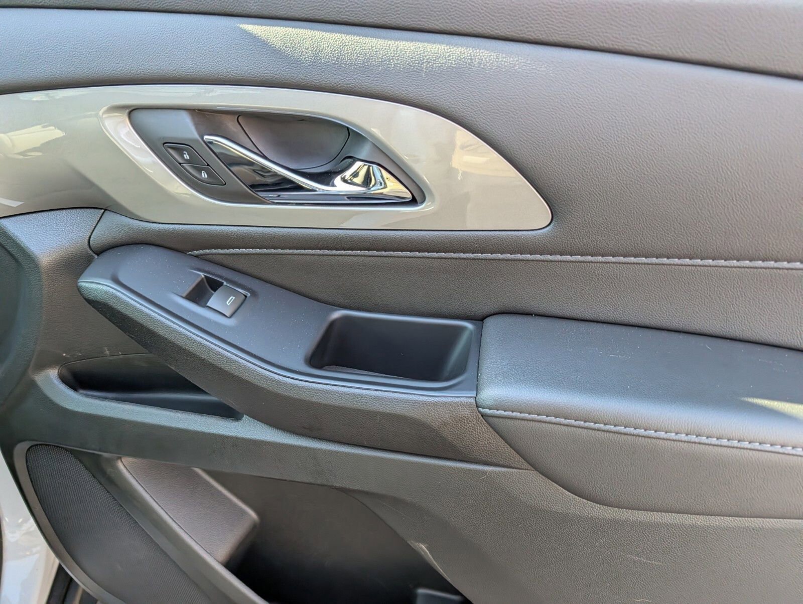 Used 2022 Chevrolet Traverse LT image 29