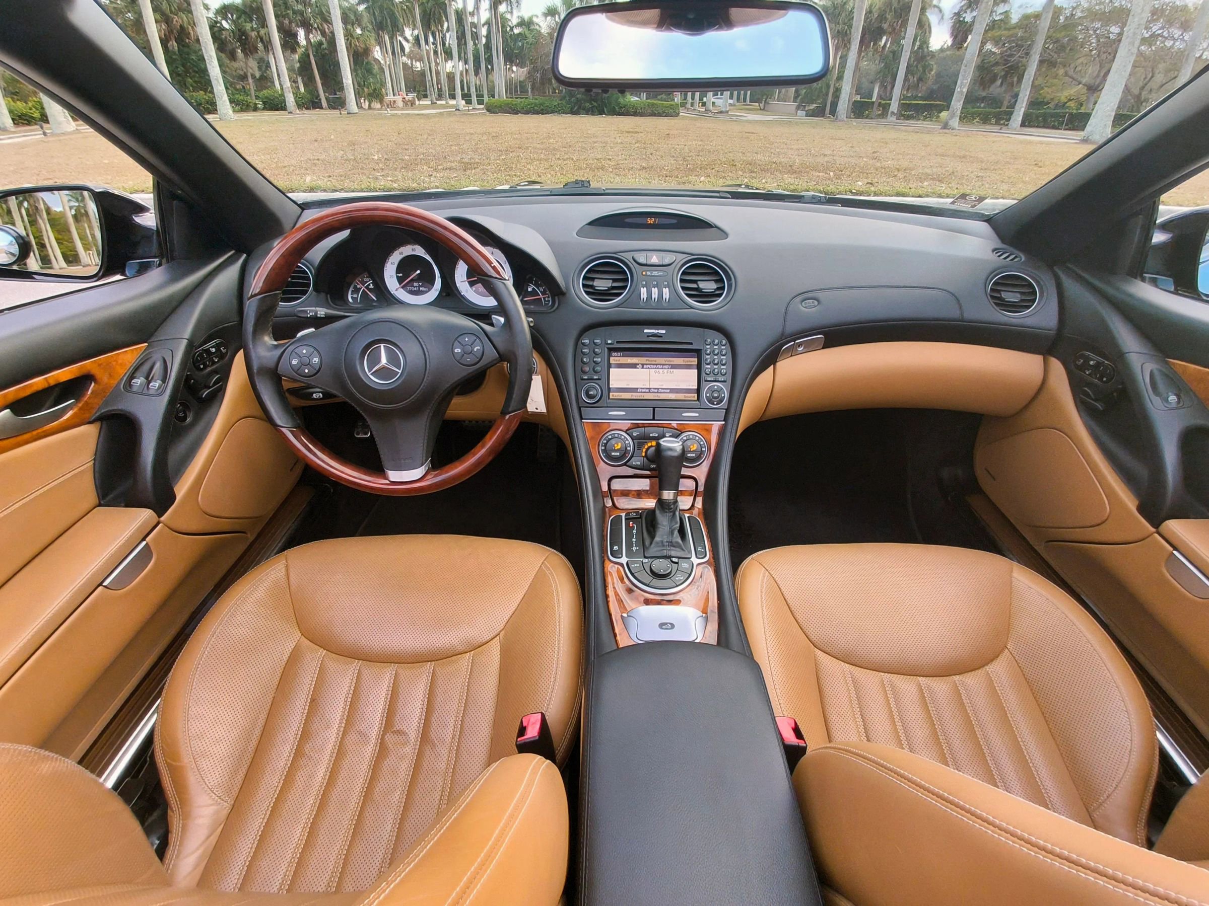 Used 2012 Mercedes-Benz SL 550 image 24