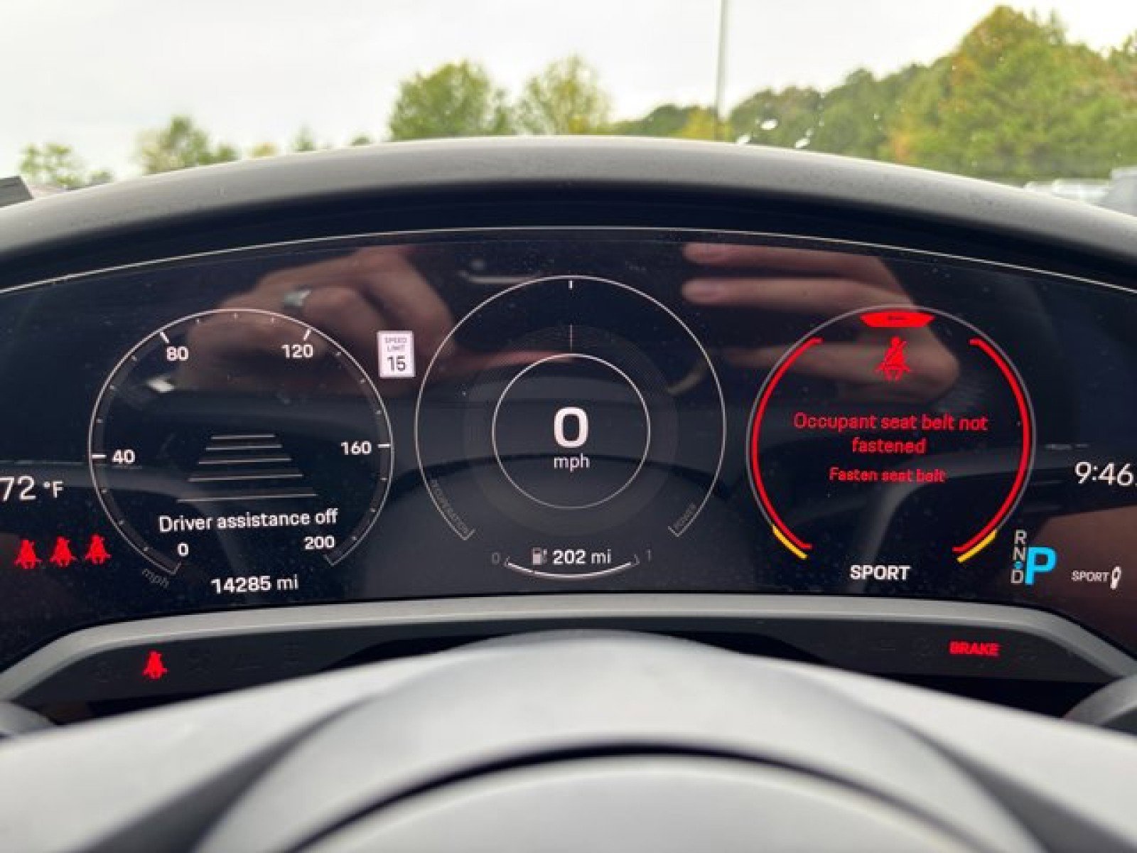 Used 2022 Porsche Taycan image 24