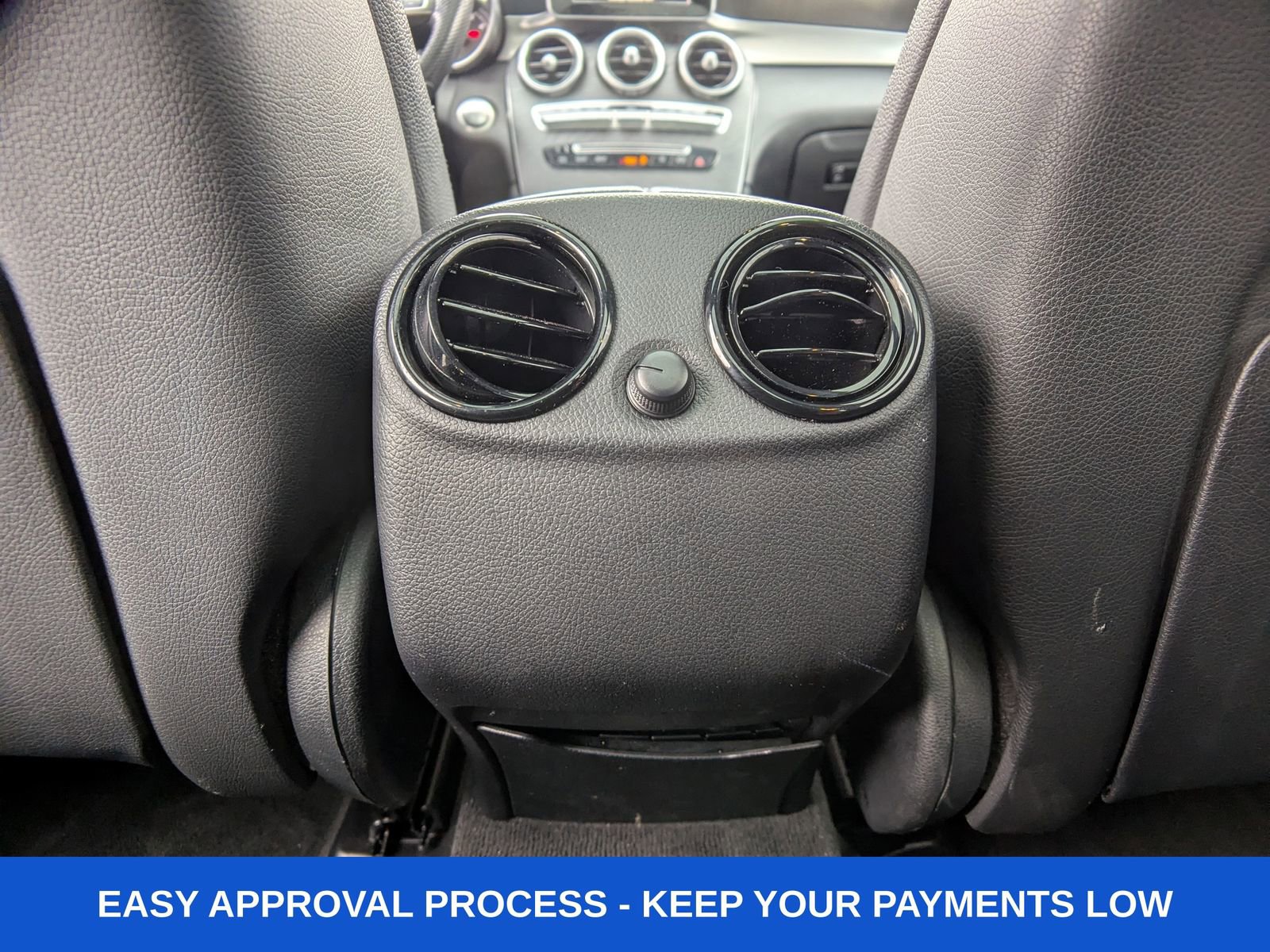 Used 2019 Mercedes-Benz GLC 300 4MATIC w/ Premium Package image 17