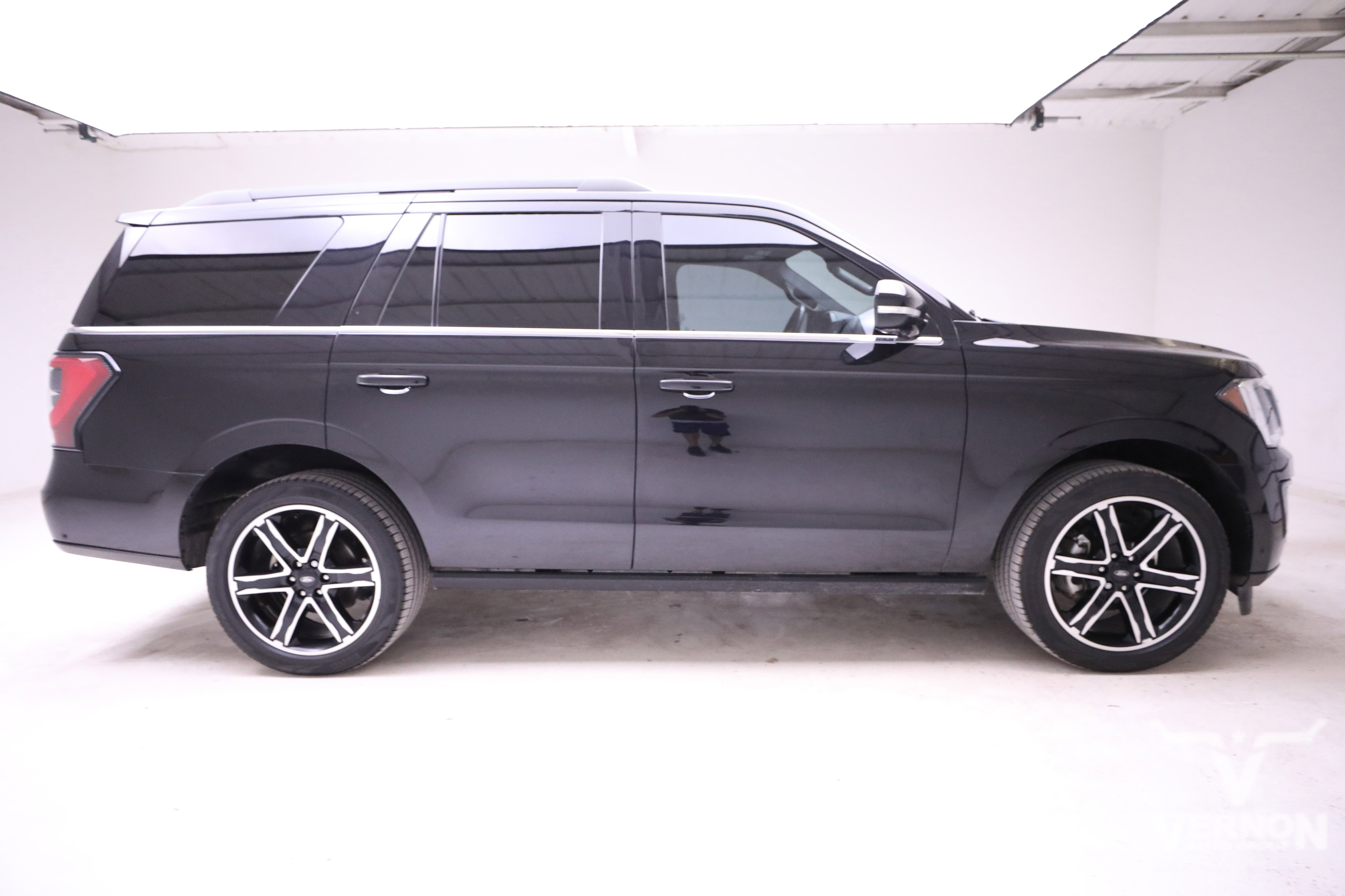 Used 2021 Ford Expedition Limited image 6