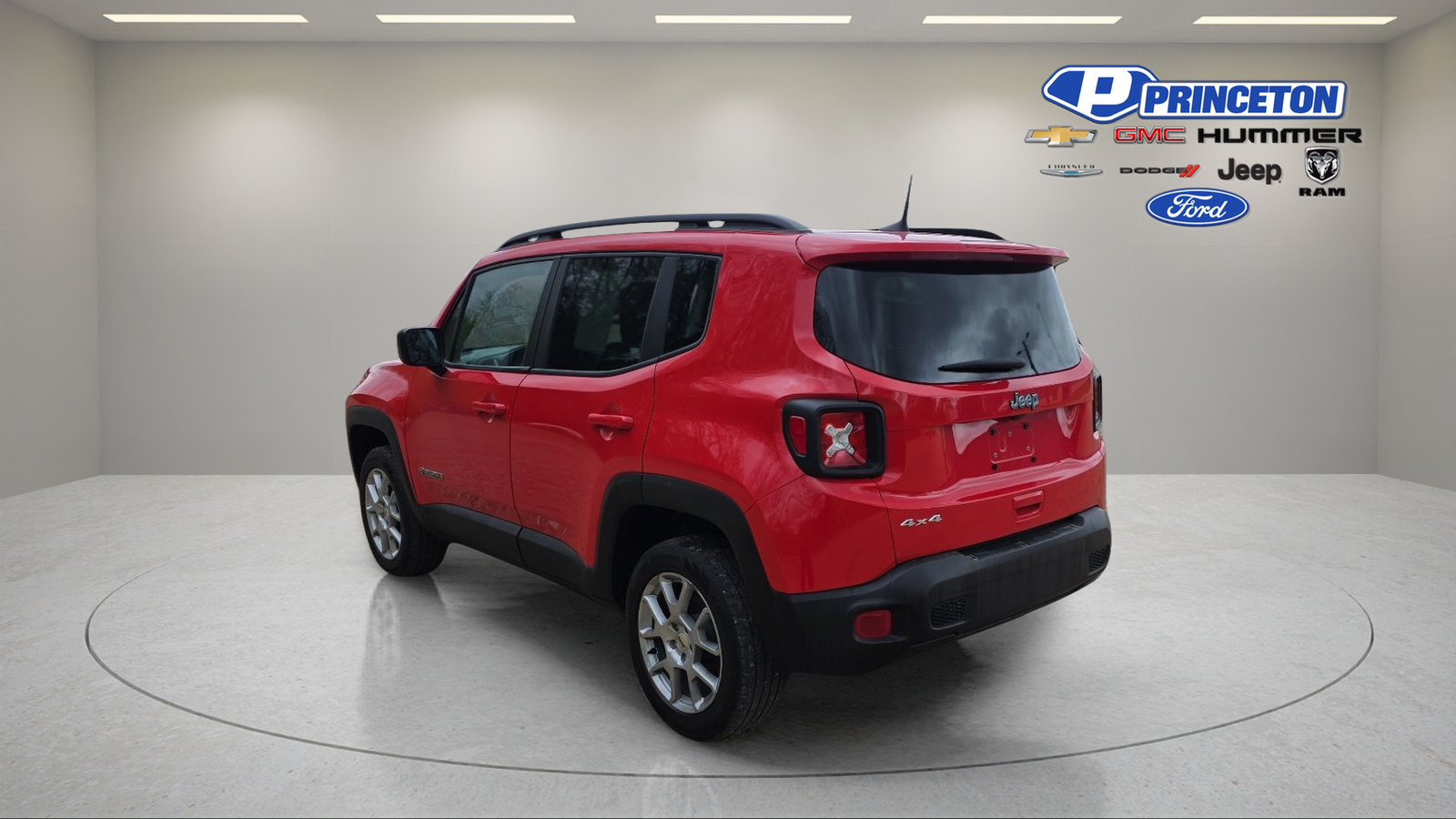Used 2023 Jeep Renegade Latitude w/ Sun & Fun Group AWD/4WD image 5