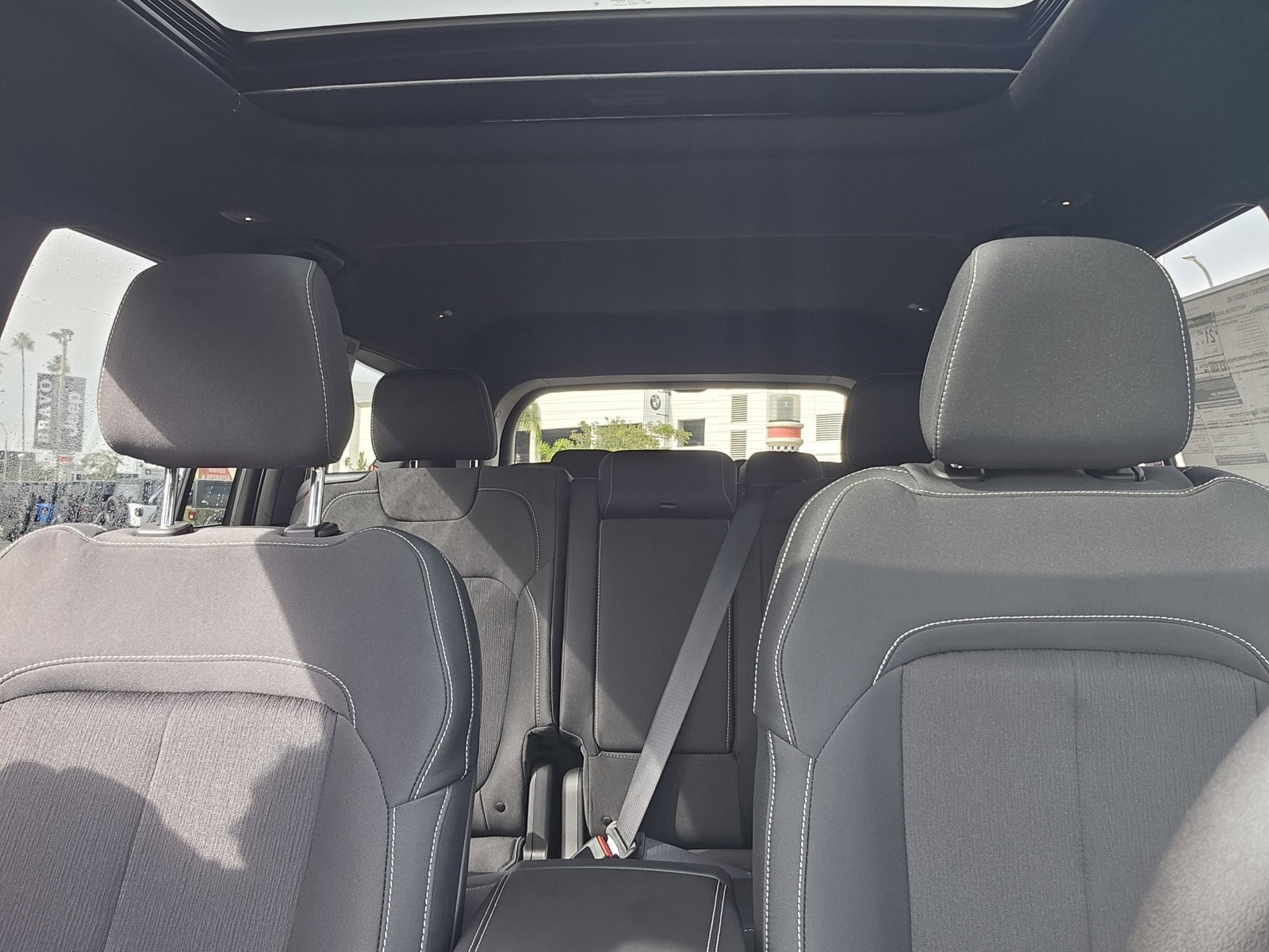 New 2025 Jeep Grand Cherokee L Laredo image 31