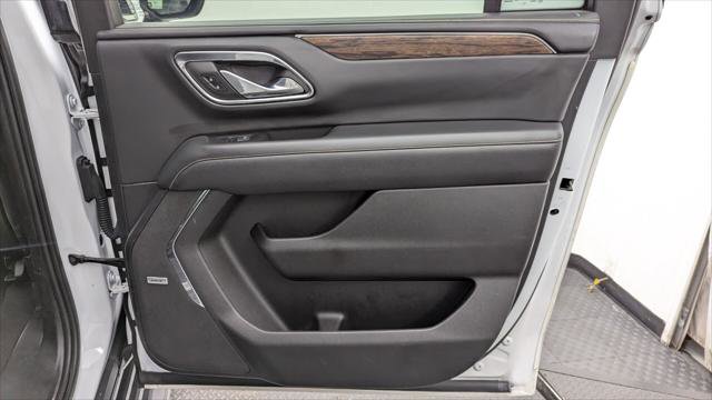 Used 2023 Chevrolet Suburban Premier image 23