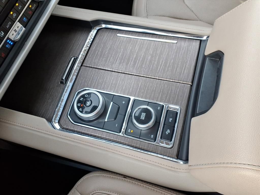 Used 2023 Ford Expedition Limited image 27