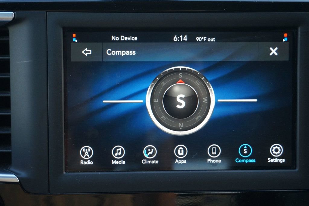 Used 2021 Chrysler Voyager Lxi image 35