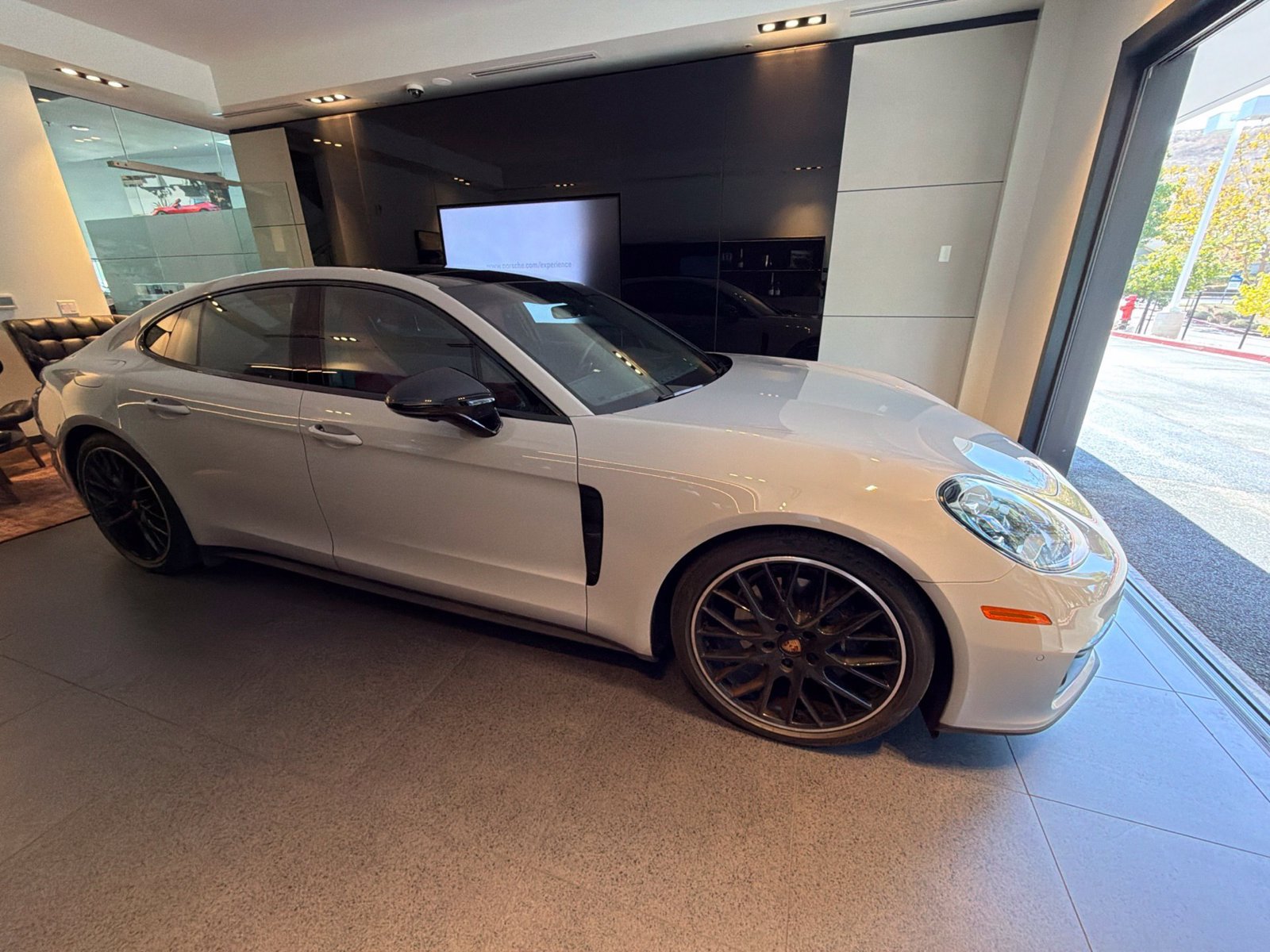 Used 2023 Porsche Panamera w/ Premium Package RWD image 4
