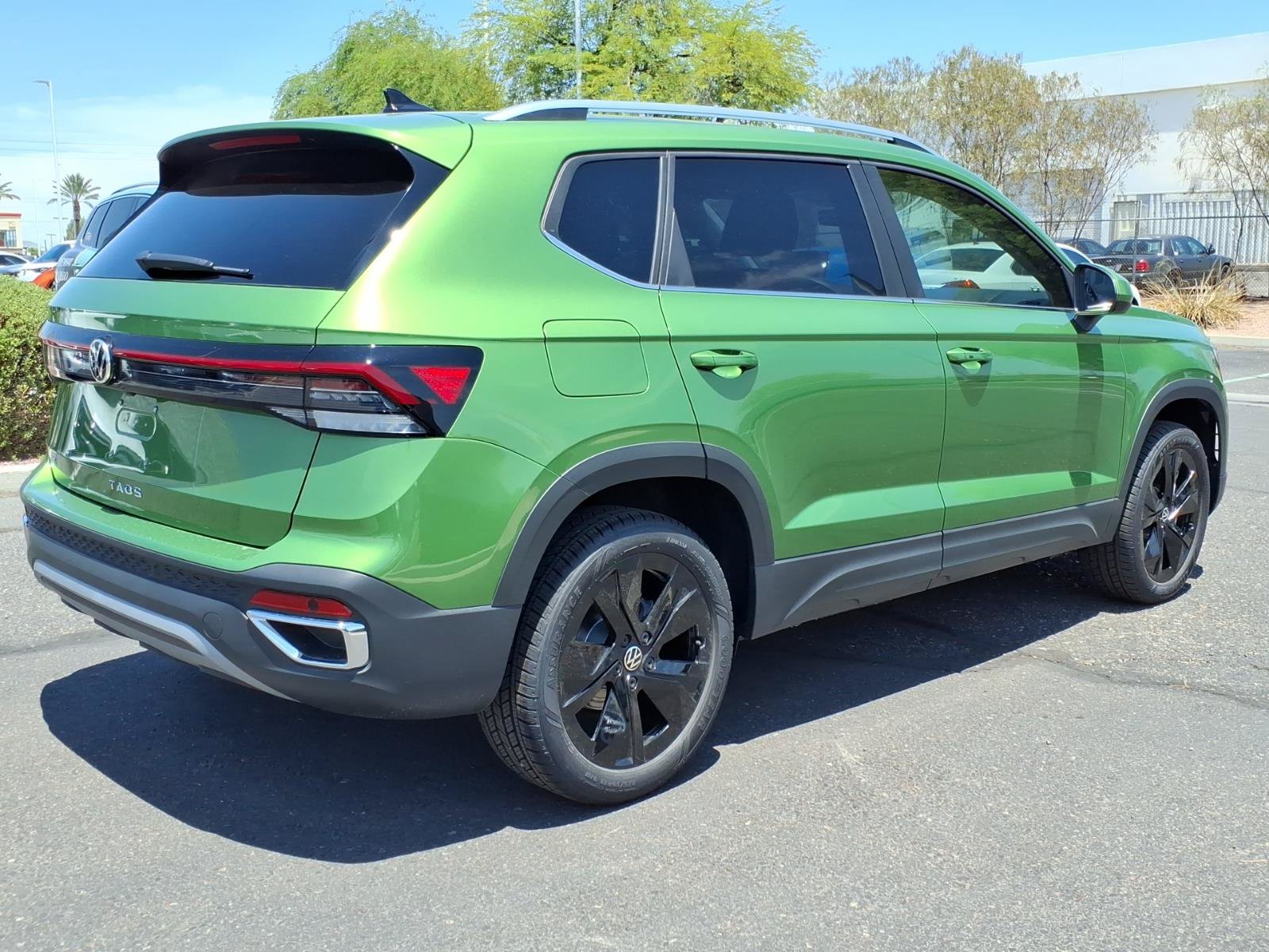 New 2026 Volkswagen Taos SE FWD image 7