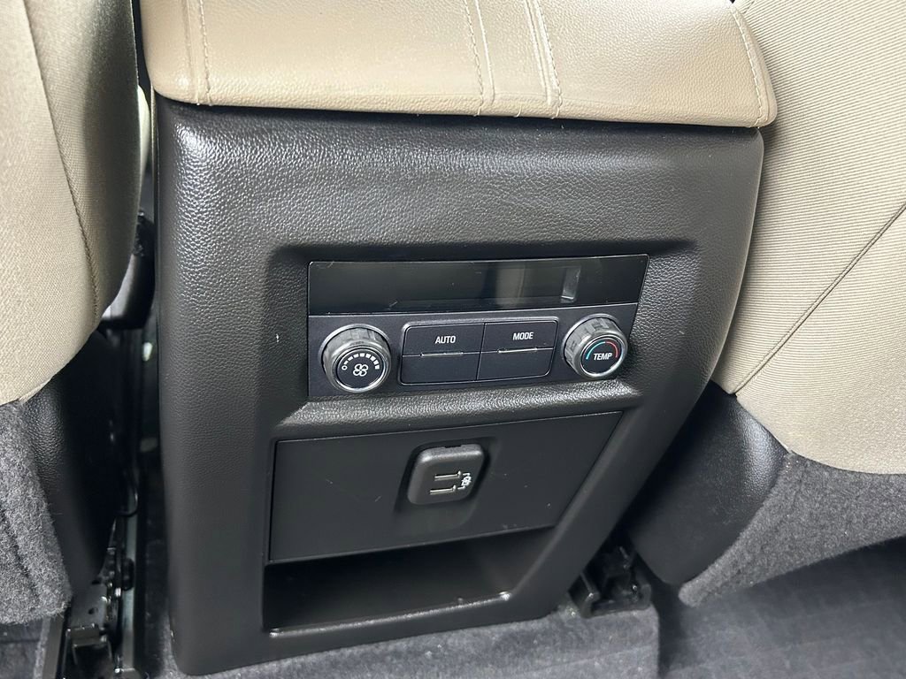 Used 2022 Chevrolet Traverse LS image 34