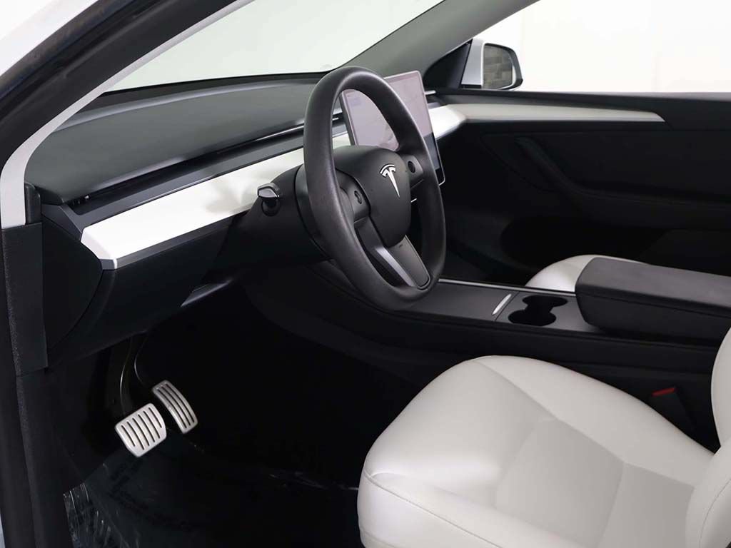 Used 2023 Tesla Model Y Performance AWD/4WD image 25
