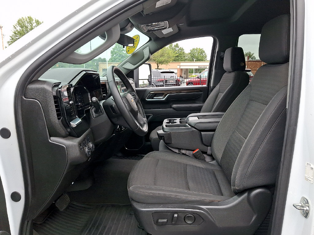 Used 2025 Chevrolet Silverado 2500 LT w/ Convenience Package AWD/4WD image 13