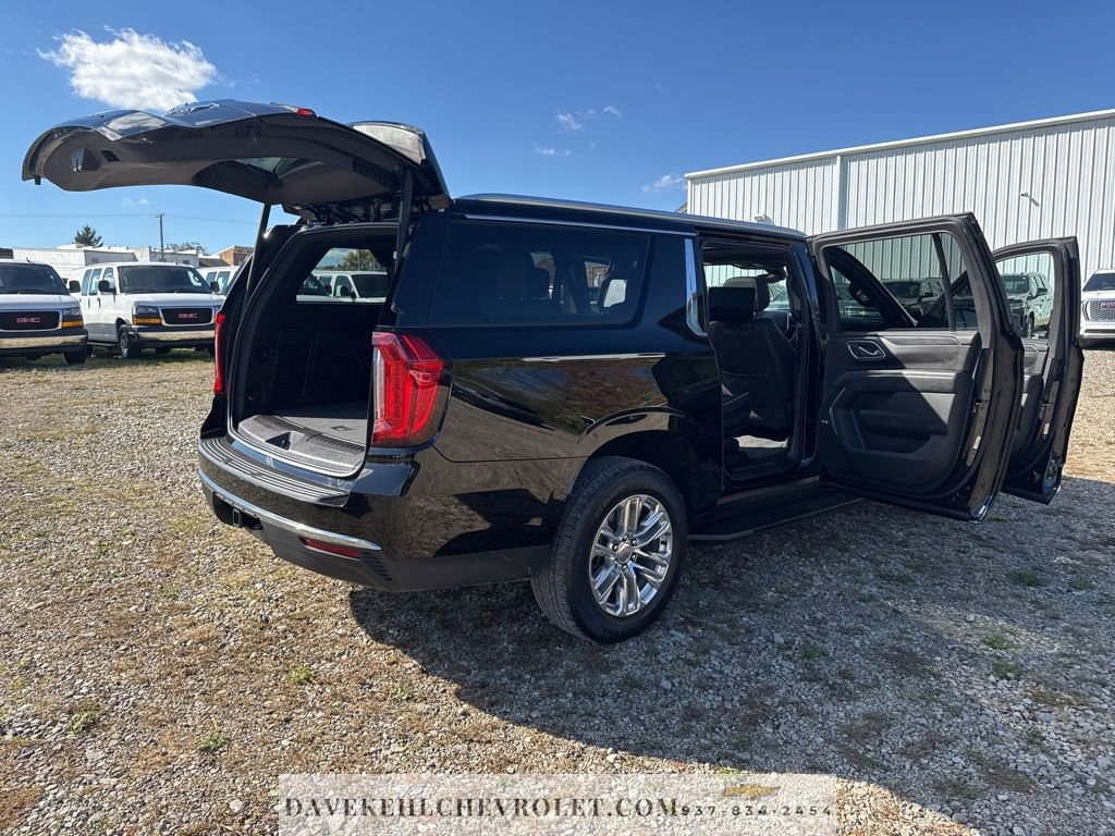 Used 2021 GMC Yukon XL SLT w/ SLT Premium Package image 36