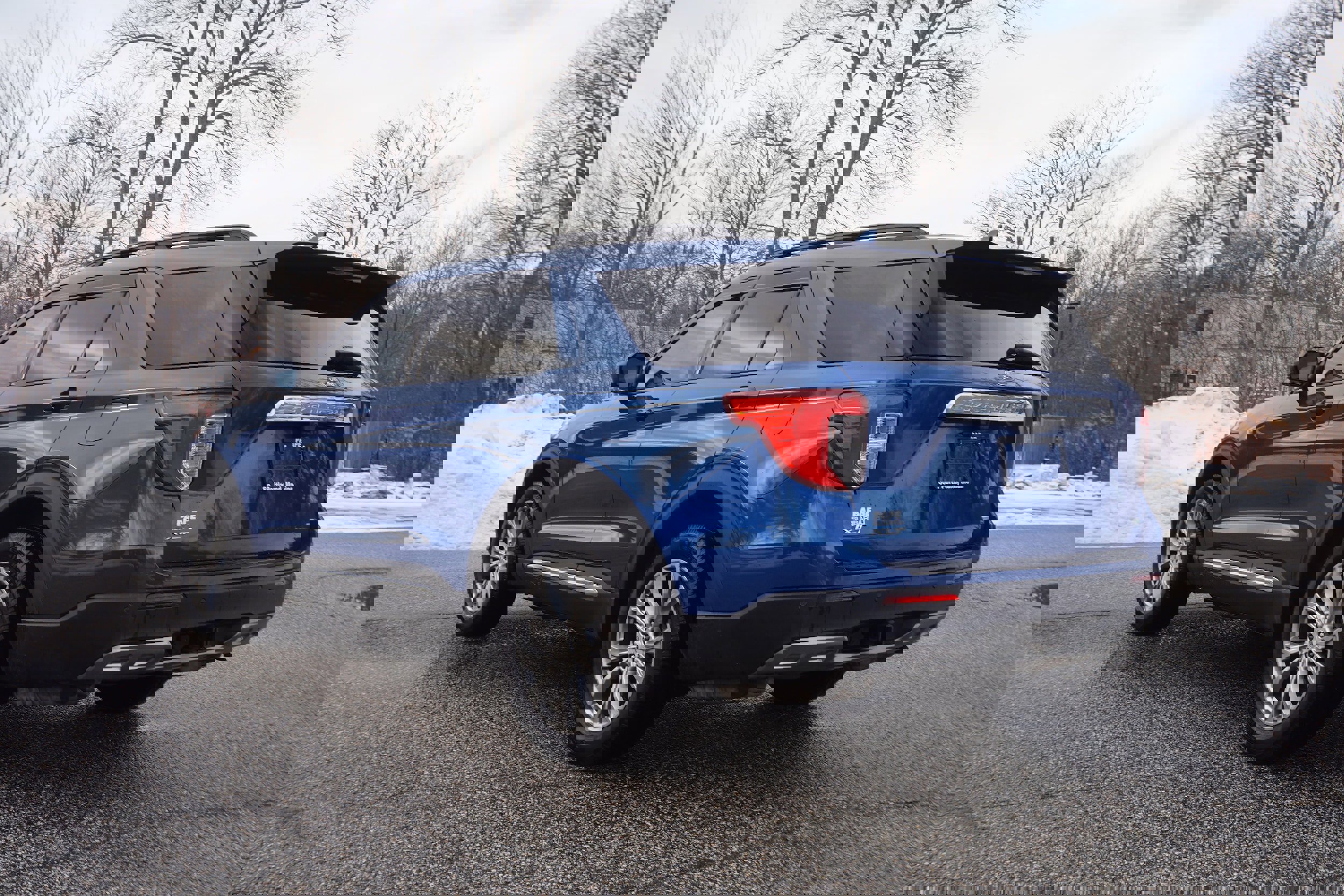 Used 2020 Ford Explorer XLT w/ Equipment Group 202A image 7