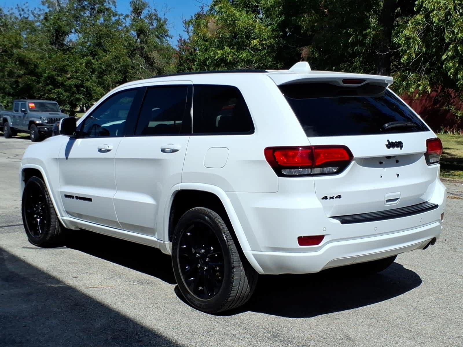 Used 2021 Jeep Grand Cherokee Laredo X AWD/4WD image 9