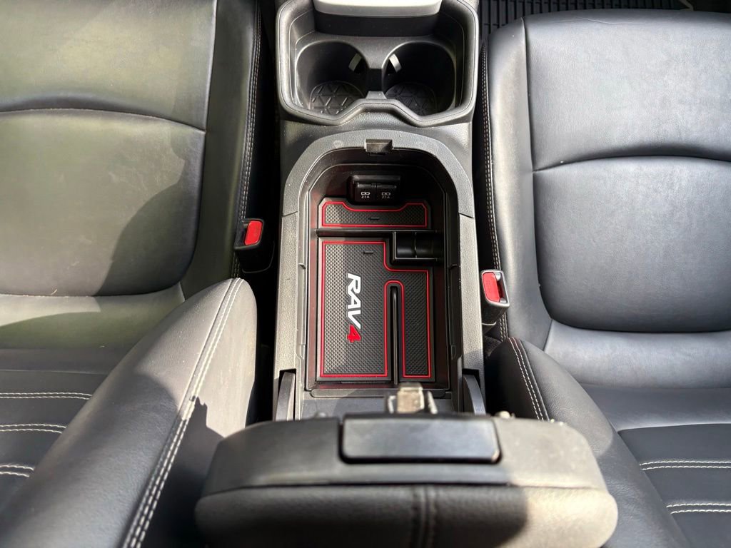 Used 2021 Toyota RAV4 XLE Premium AWD/4WD image 17