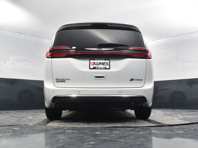 Used 2024 Chrysler Pacifica Select image 57