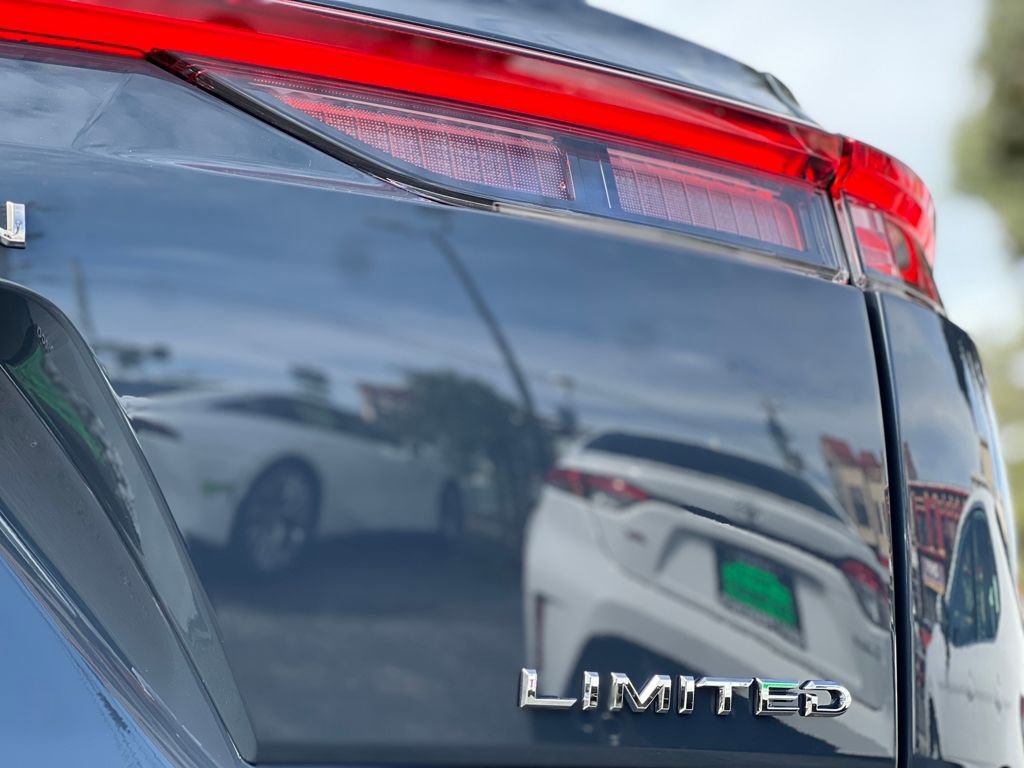 New 2026 Toyota Crown Signia image 8