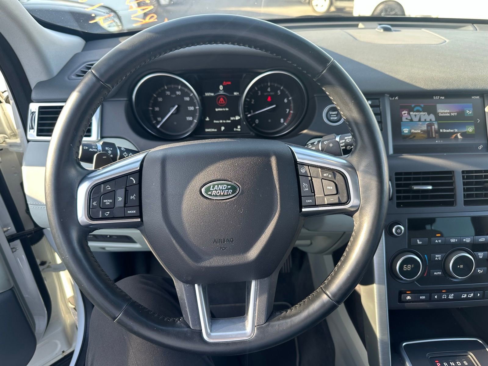 Used 2017 Land Rover Discovery Sport HSE Luxury image 3
