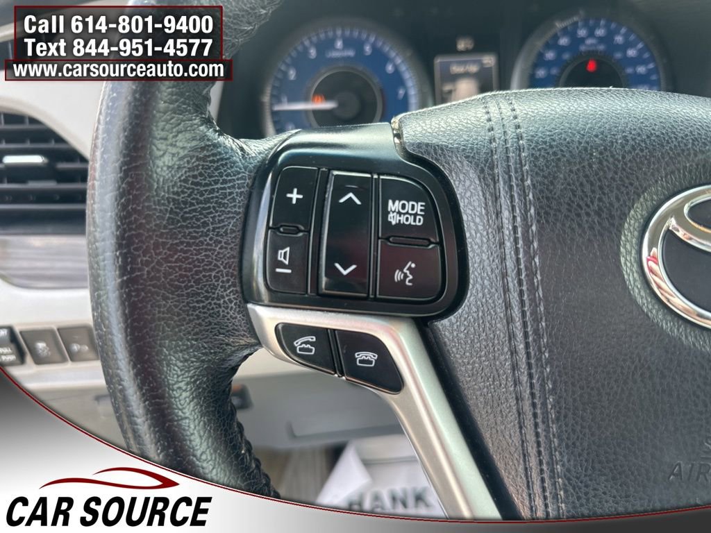 Used 2015 Toyota Sienna XLE w/ XLE Navigation Package image 19