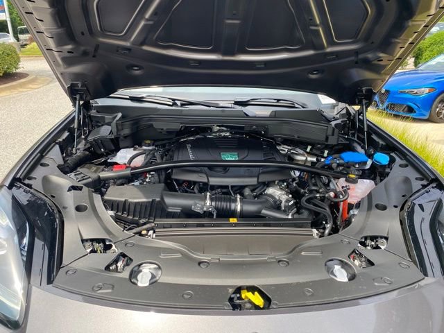 New 2025 Maserati Grecale GT image 10