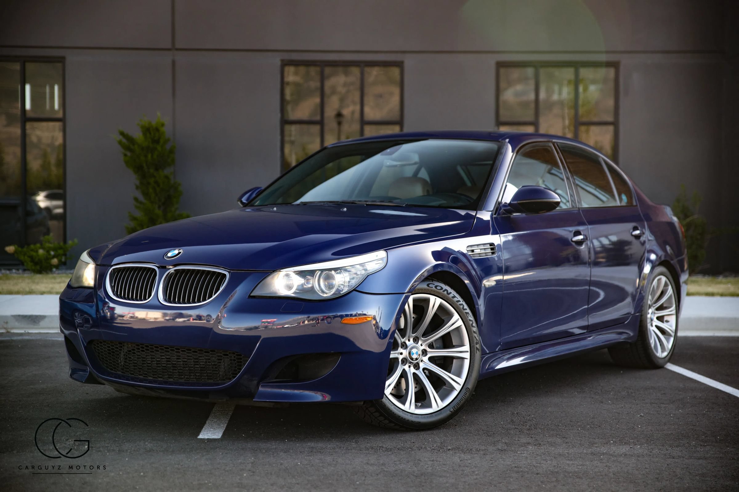 Used 2010 BMW M5 RWD image 3