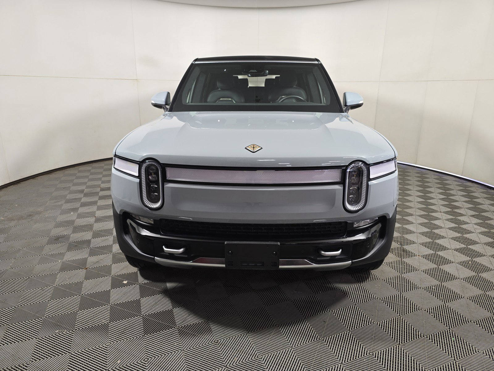 Used 2024 Rivian R1S Adventure AWD/4WD image 8