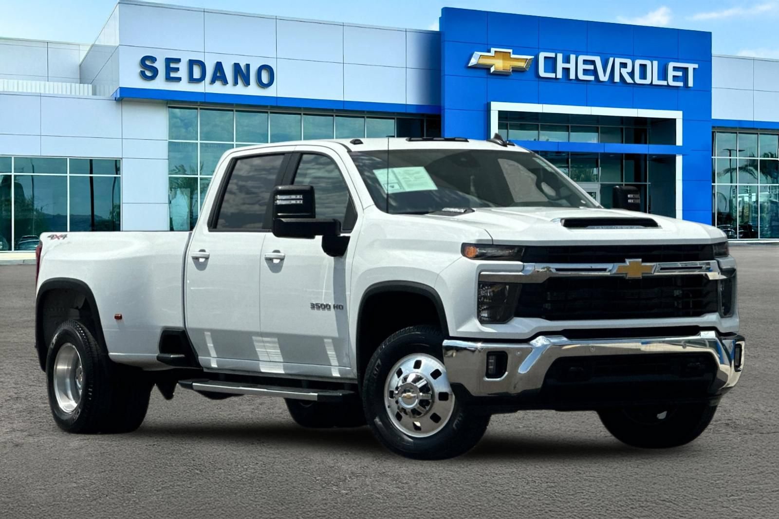 Used 2025 Chevrolet Silverado 3500 LT w/ Safety Package AWD/4WD image 2