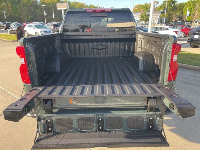 New 2026 Chevrolet Silverado 1500 ZR2 w/ Dark Appearance Package AWD/4WD image 10