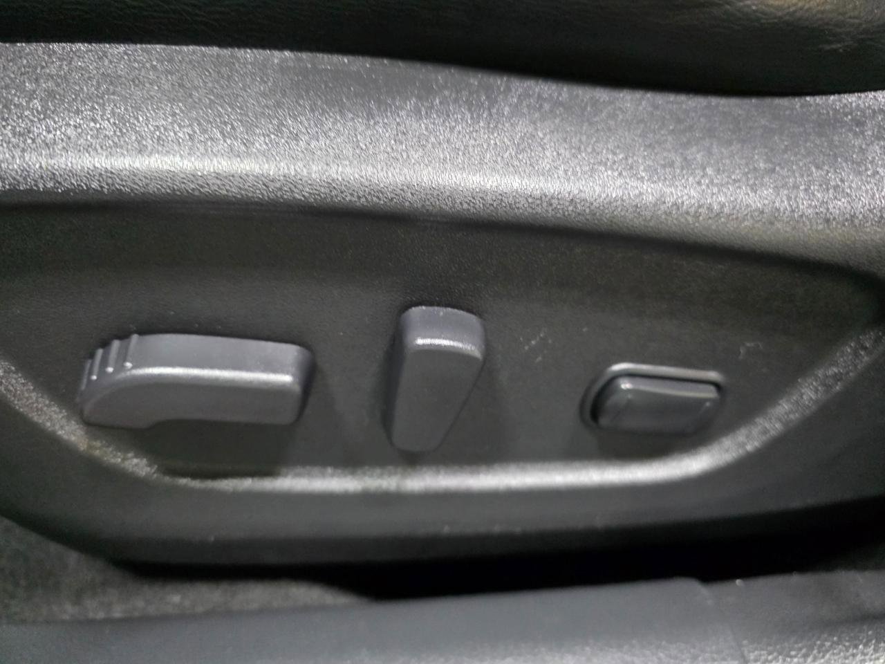 Used 2014 Nissan Rogue SL w/ SL Premium Package image 16