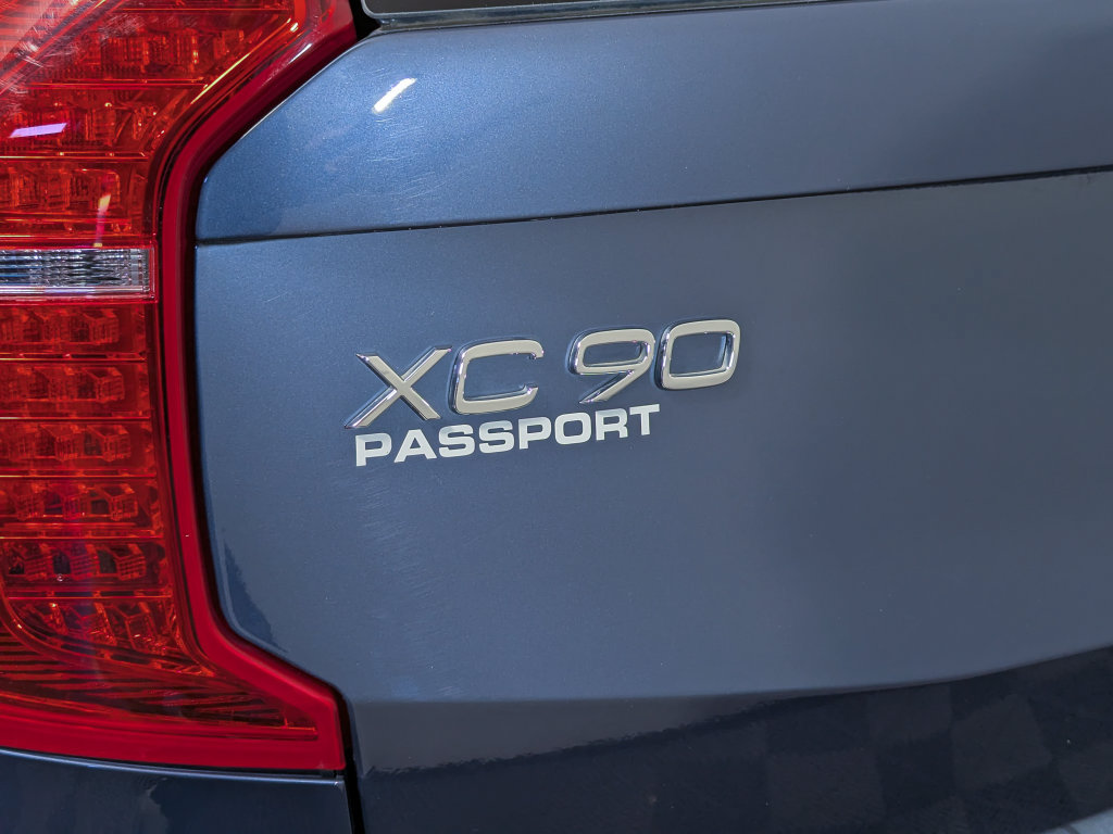 Used 2023 Volvo XC90 B6 Plus w/ Protection Package Premier AWD/4WD image 11