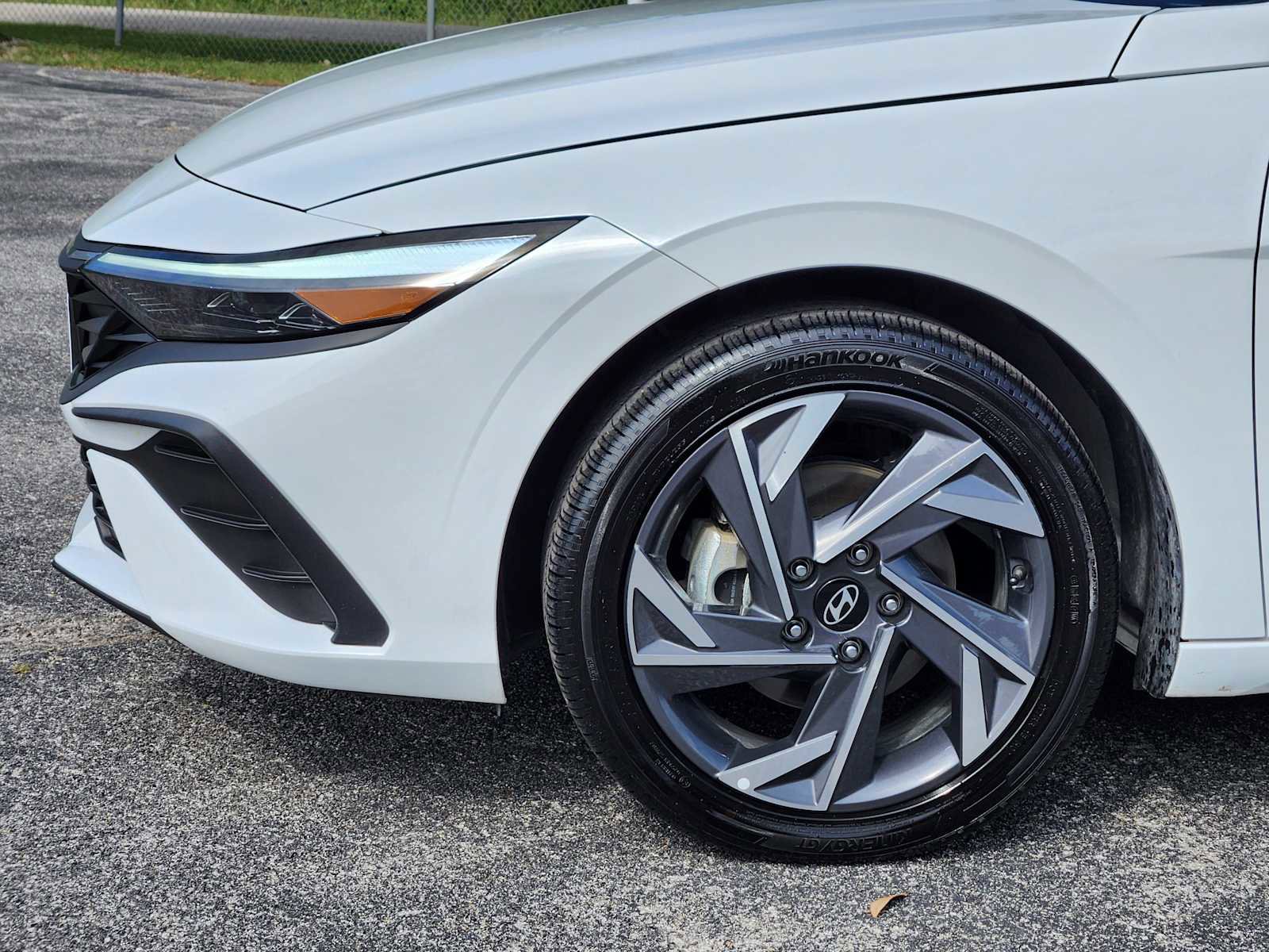 Used 2025 Hyundai Elantra SEL FWD image 8