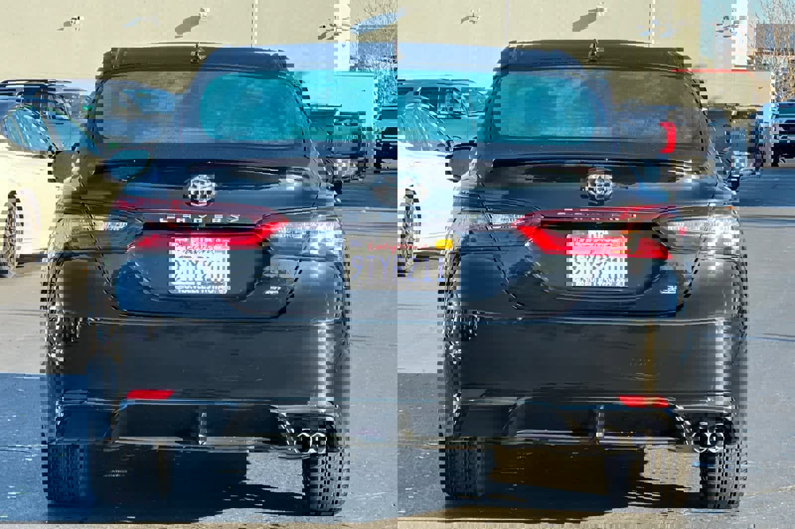 Used 2021 Toyota Camry SE image 8