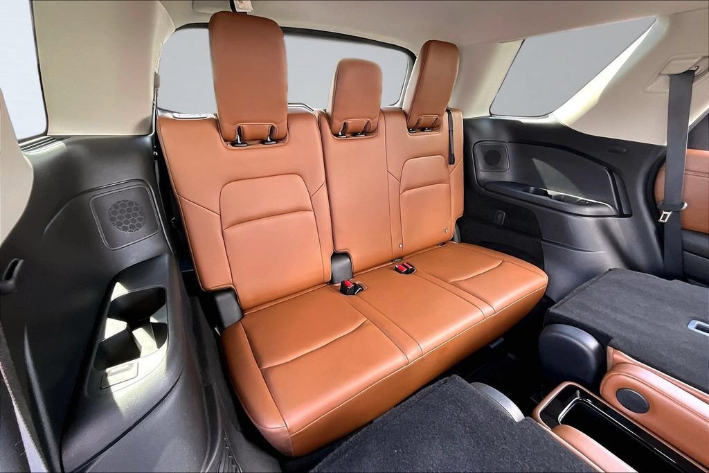 Used 2023 Nissan Pathfinder Platinum AWD/4WD image 28