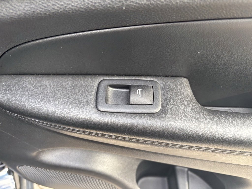 Used 2022 Jeep Grand Cherokee Limited w/ Technology Group image 25