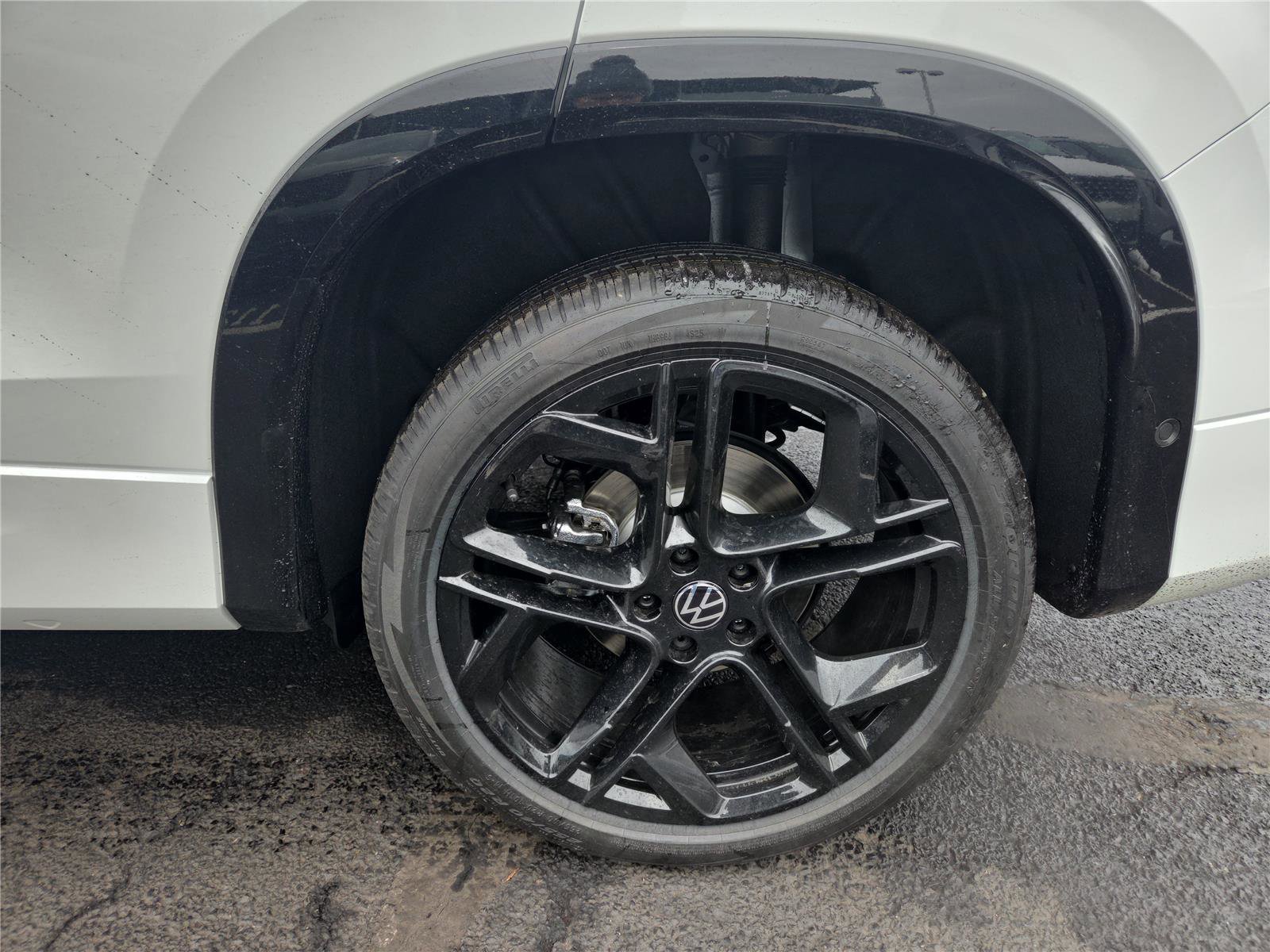 New 2026 Volkswagen Tiguan SE R-Line image 10