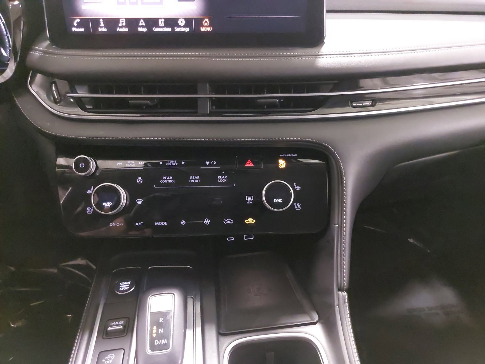 Used 2023 INFINITI QX60 Luxe w/ Performance Audio Package image 22