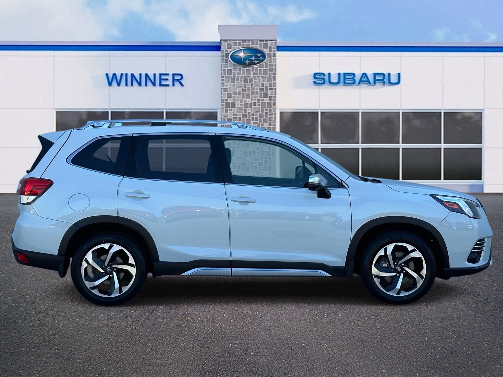 Used 2023 Subaru Forester Touring w/ Popular Package #2 AWD/4WD image 6