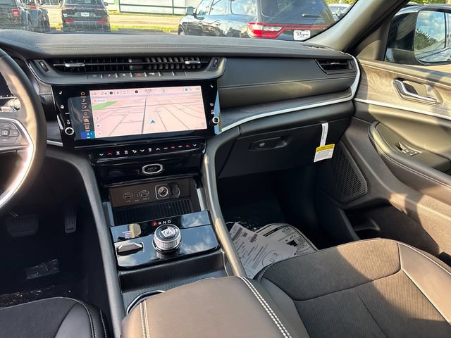 New 2027 Jeep Grand Cherokee Altitude AWD/4WD image 12
