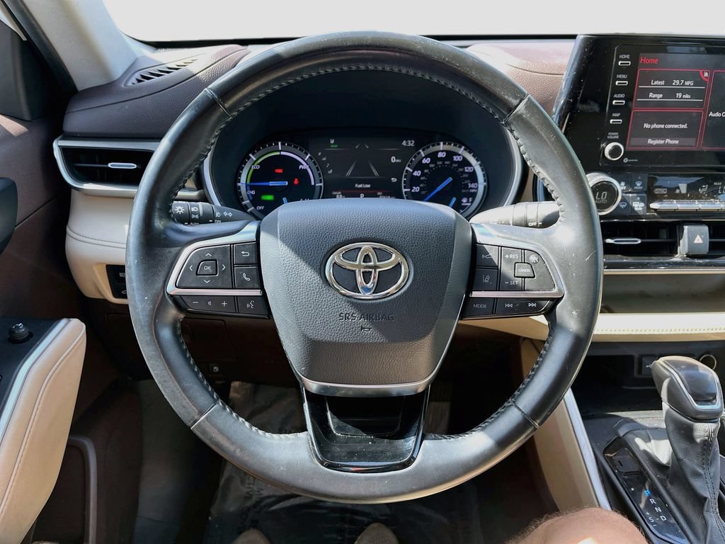 Used 2020 Toyota Highlander XLE FWD image 11