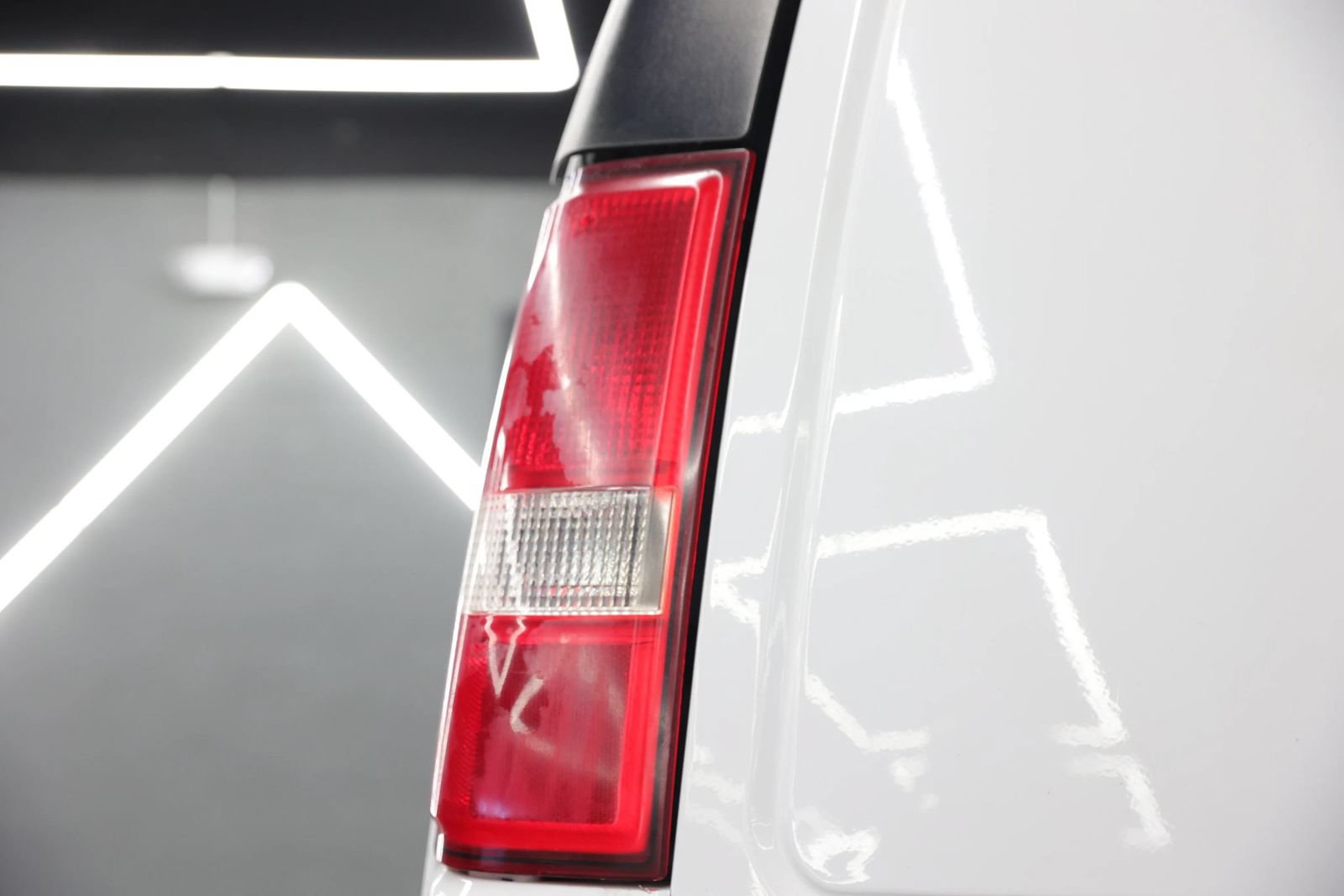 Used 2020 Chevrolet Express 2500 w/ Communications Package RWD image 16