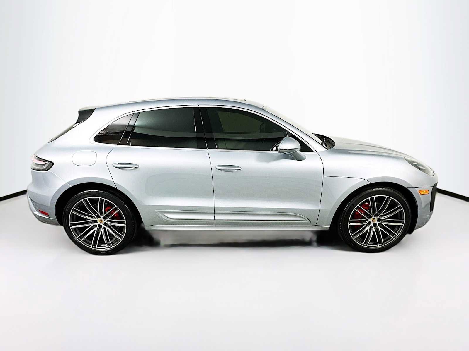 Certified 2025 Porsche Macan S image 8