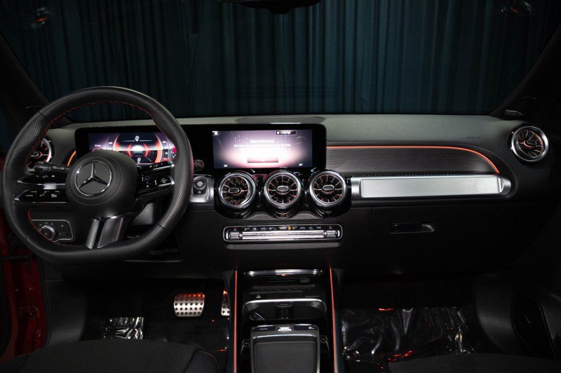 Certified 2026 Mercedes-Benz GLB 250 4MATIC image 19