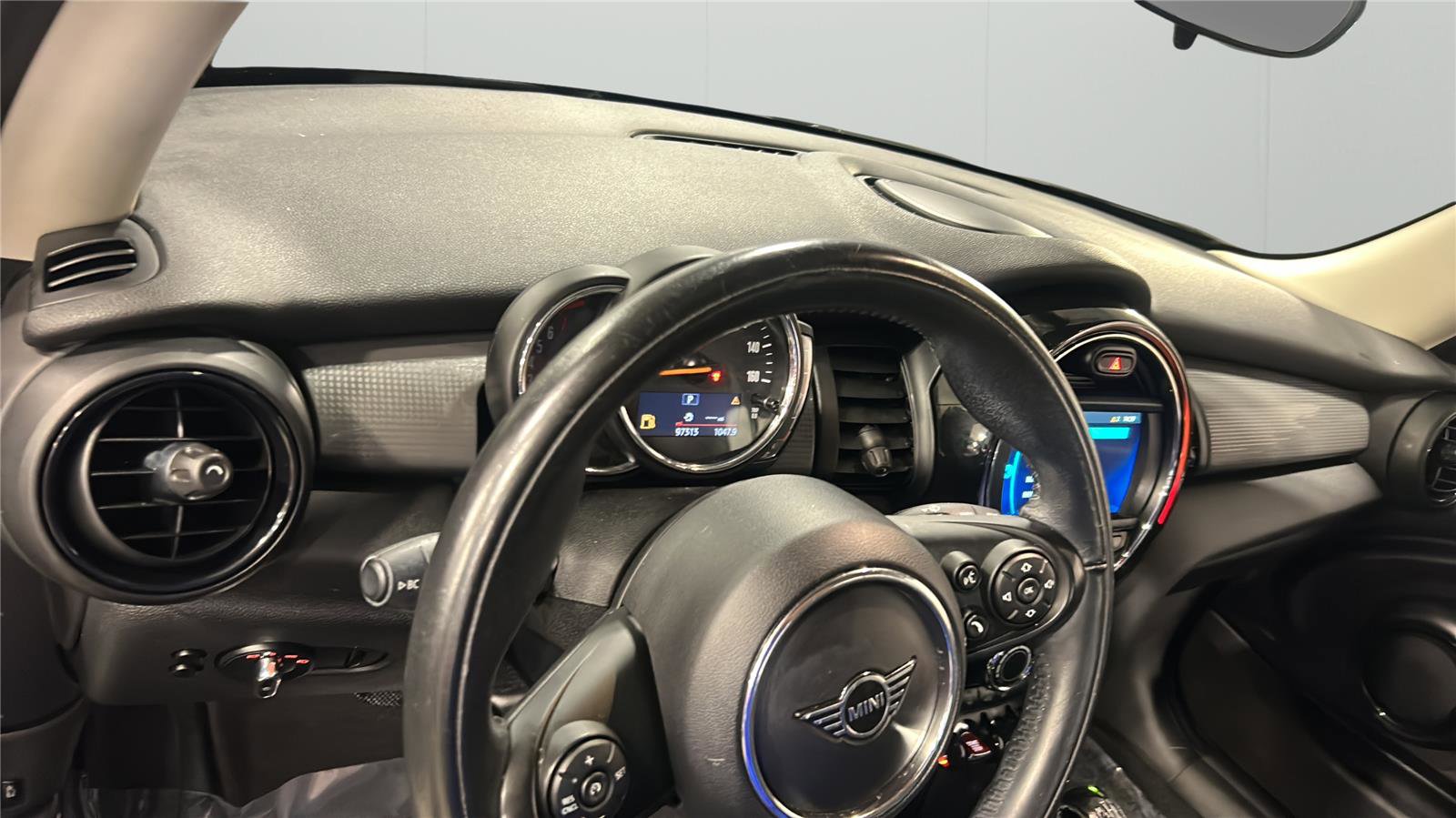 Used 2019 MINI Cooper 2-Door Hardtop w/ Storage Package FWD image 20