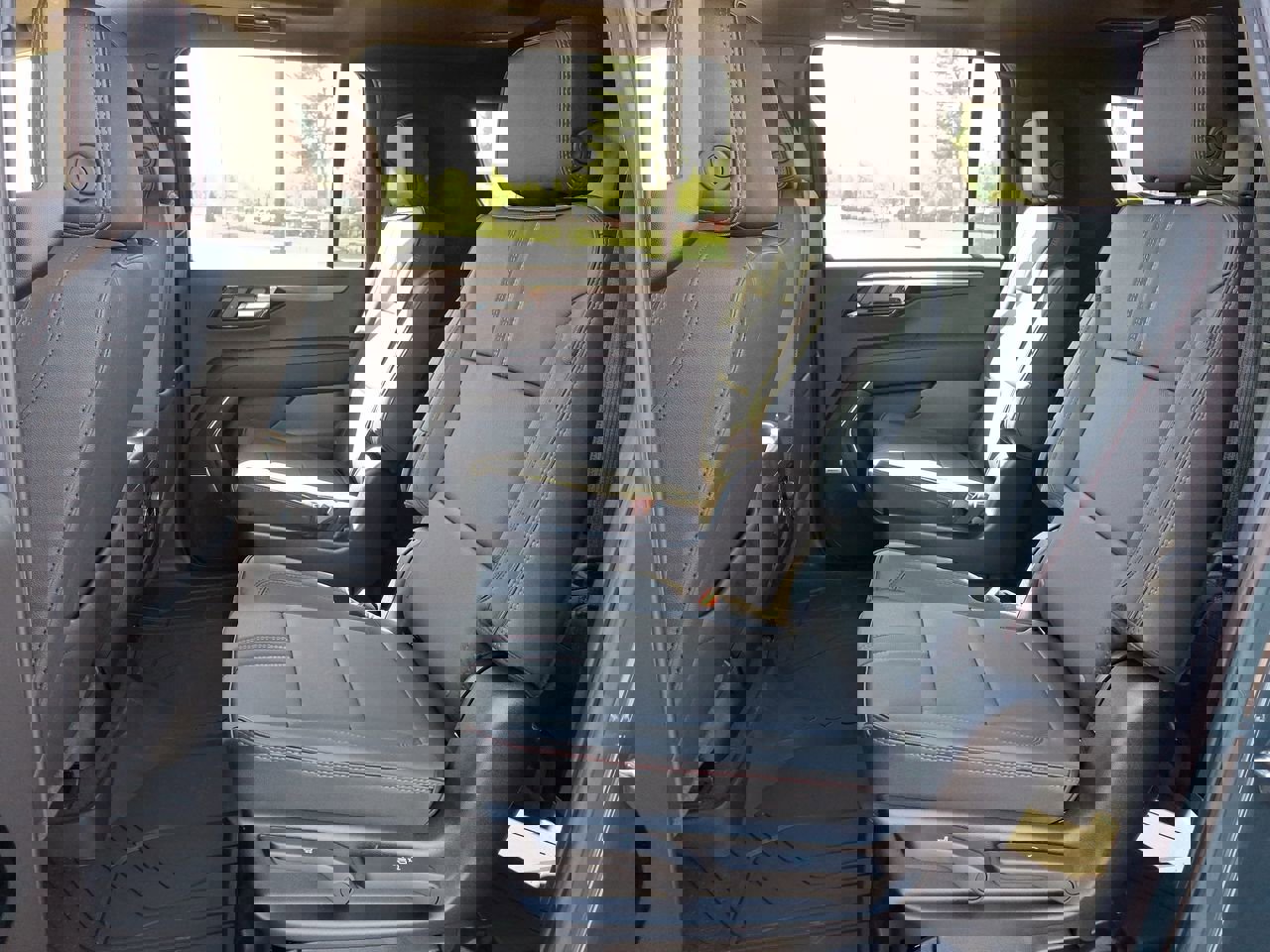 New 2026 Chevrolet Suburban RST w/ RST Capability Package AWD/4WD image 13