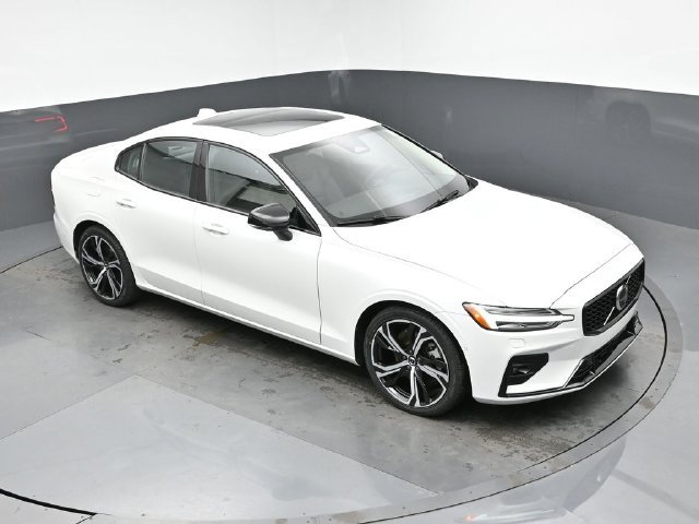 Used 2025 Volvo S60 B5 Plus FWD image 43