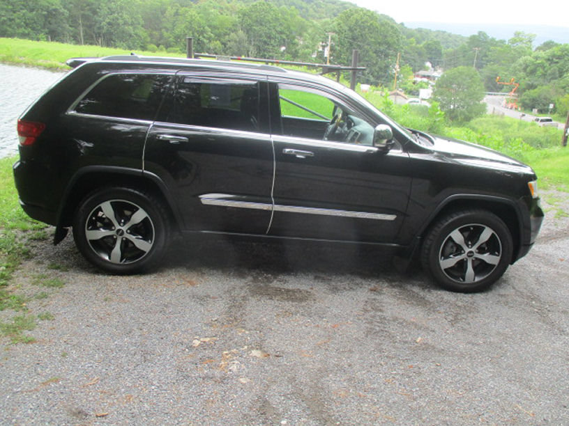 Used 2012 Jeep Grand Cherokee Overland AWD/4WD image 4