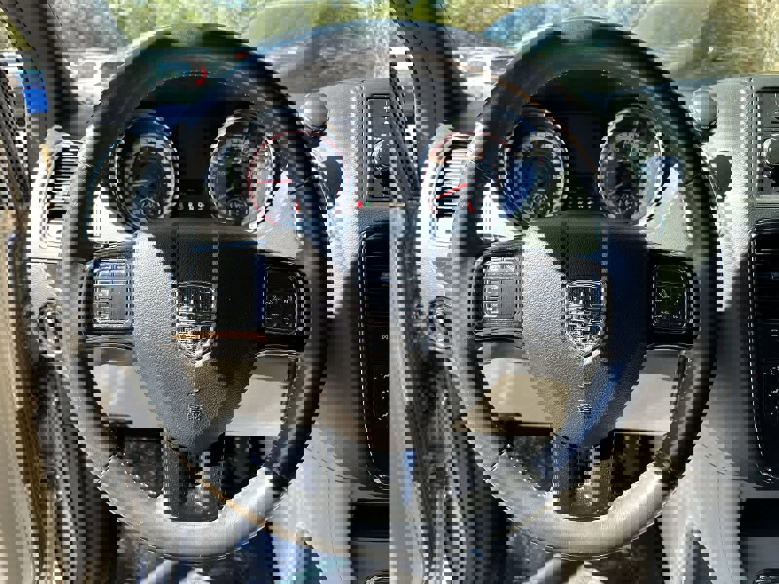 Used 2017 Dodge Grand Caravan SXT image 16